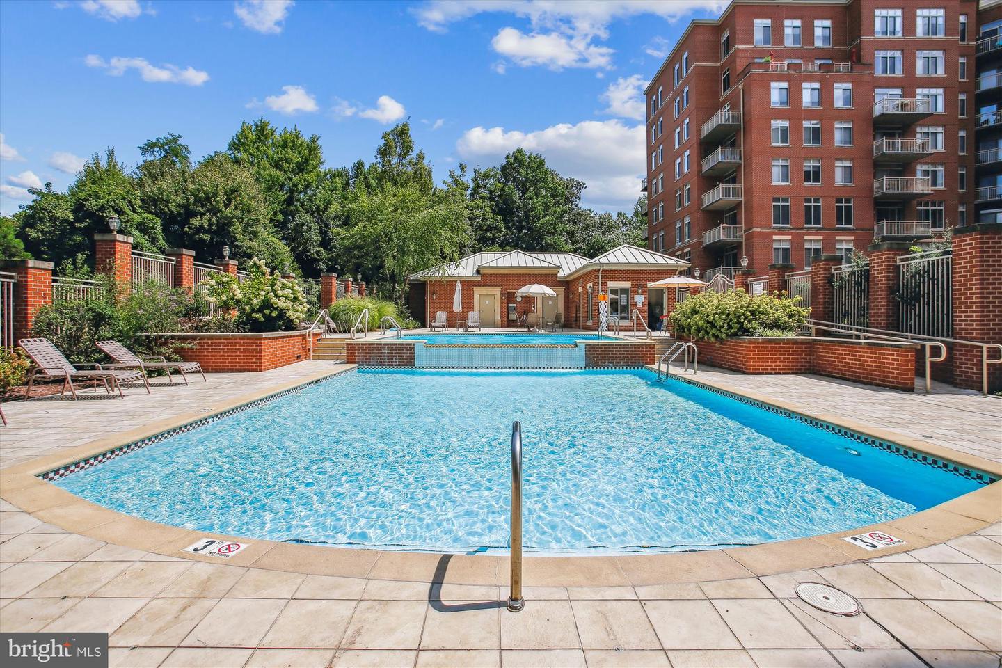 4480 MARKET COMMONS DR #512, FAIRFAX, Virginia 22033, 1 Bedroom Bedrooms, ,1 BathroomBathrooms,Residential,For sale,4480 MARKET COMMONS DR #512,VAFX2238824 MLS # VAFX2238824