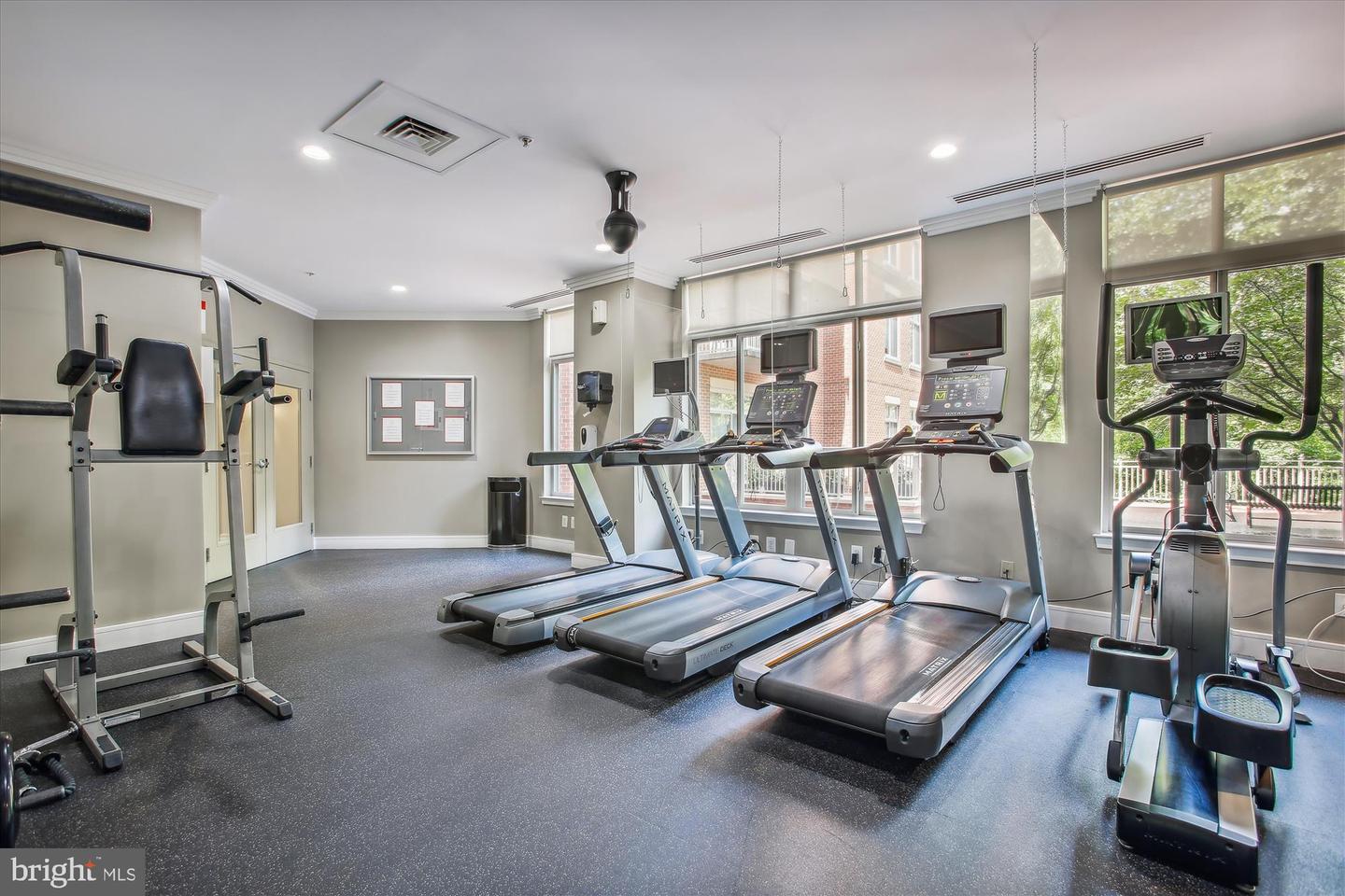 4480 MARKET COMMONS DR #512, FAIRFAX, Virginia 22033, 1 Bedroom Bedrooms, ,1 BathroomBathrooms,Residential,For sale,4480 MARKET COMMONS DR #512,VAFX2238824 MLS # VAFX2238824