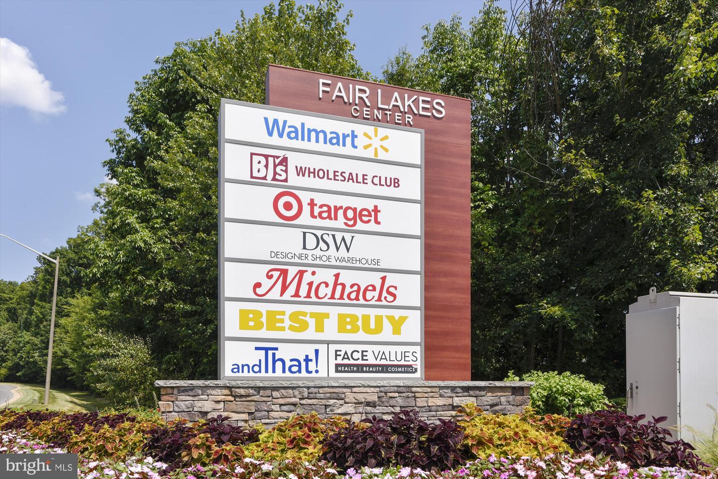 4480 MARKET COMMONS DR #512, FAIRFAX, Virginia 22033, 1 Bedroom Bedrooms, ,1 BathroomBathrooms,Residential,For sale,4480 MARKET COMMONS DR #512,VAFX2238824 MLS # VAFX2238824