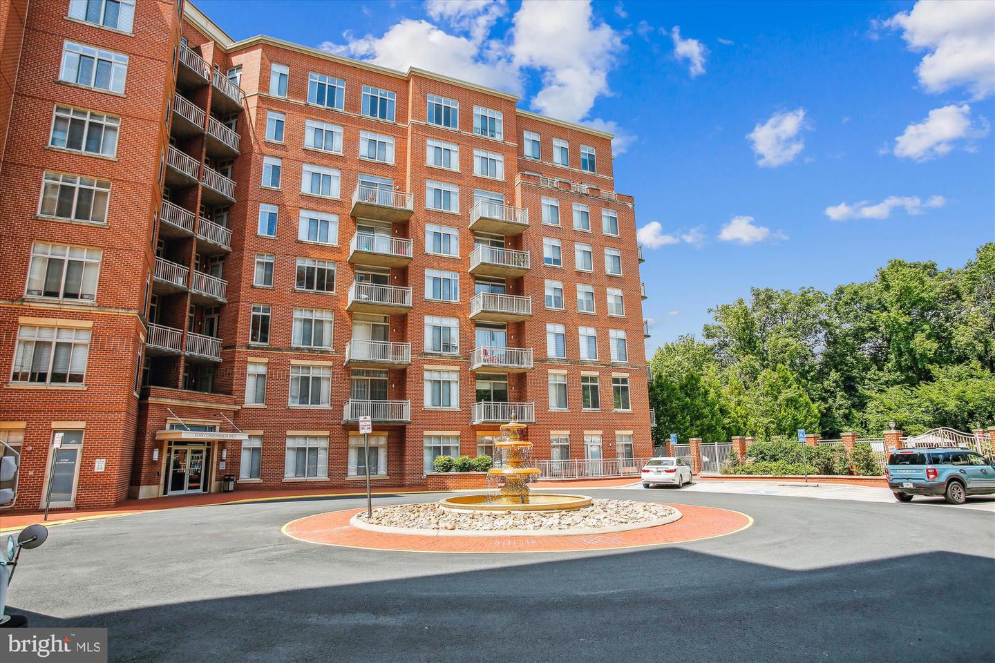 4480 MARKET COMMONS DR #512, FAIRFAX, Virginia 22033, 1 Bedroom Bedrooms, ,1 BathroomBathrooms,Residential,For sale,4480 MARKET COMMONS DR #512,VAFX2238824 MLS # VAFX2238824