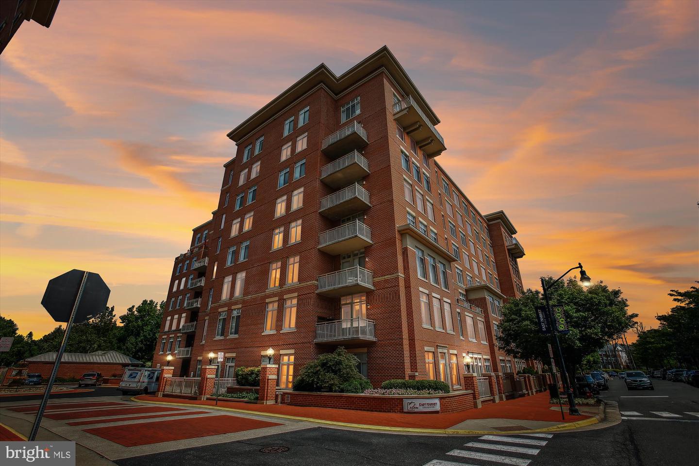 4480 MARKET COMMONS DR #512, FAIRFAX, Virginia 22033, 1 Bedroom Bedrooms, ,1 BathroomBathrooms,Residential,For sale,4480 MARKET COMMONS DR #512,VAFX2238824 MLS # VAFX2238824