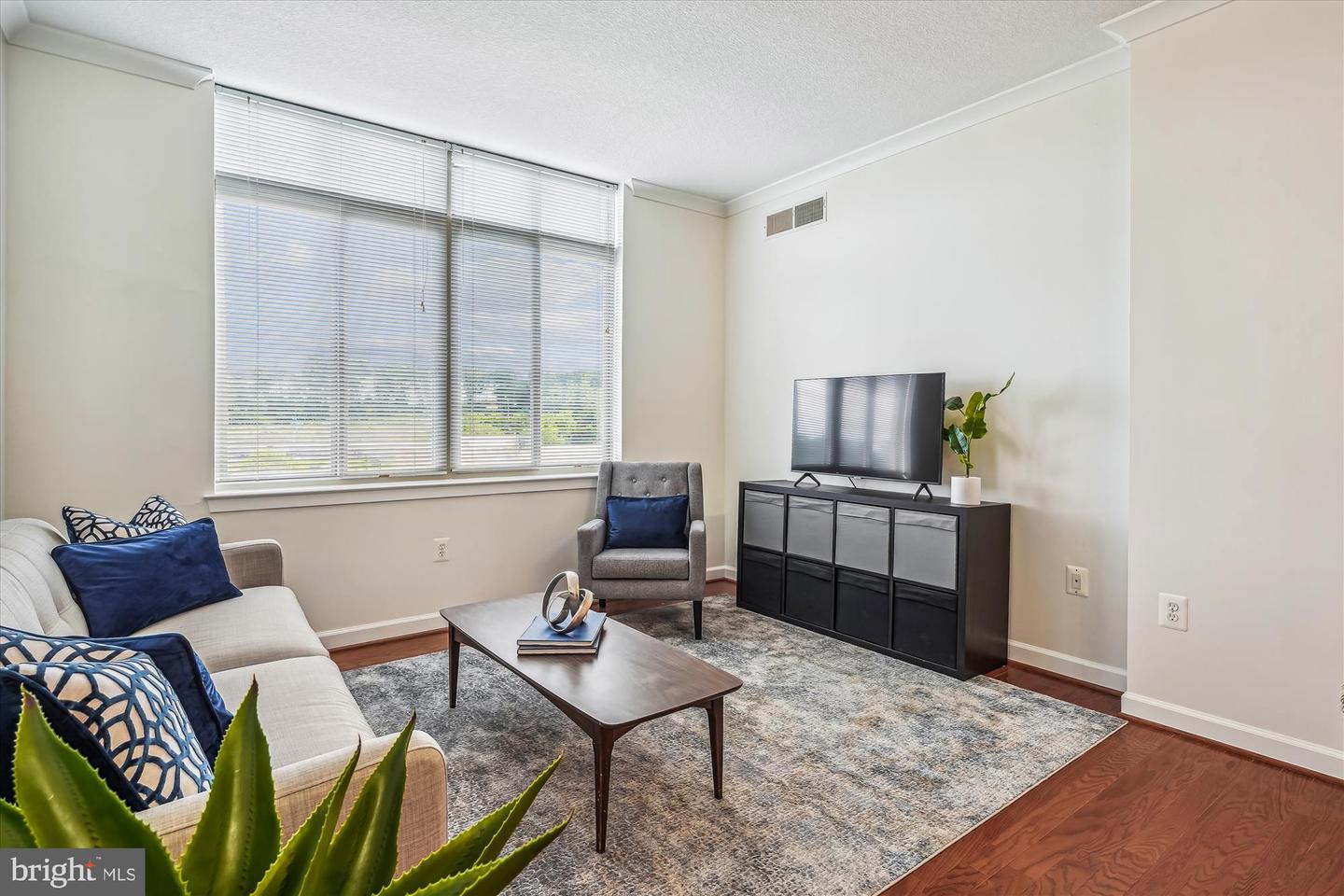 4480 MARKET COMMONS DR #512, FAIRFAX, Virginia 22033, 1 Bedroom Bedrooms, ,1 BathroomBathrooms,Residential,For sale,4480 MARKET COMMONS DR #512,VAFX2238824 MLS # VAFX2238824