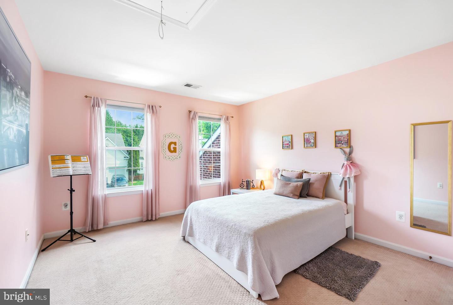 5322 GUNSTON HALL DR, WOODBRIDGE, Virginia 22193, 5 Bedrooms Bedrooms, ,3 BathroomsBathrooms,Residential,For sale,5322 GUNSTON HALL DR,VAPW2094054 MLS # VAPW2094054