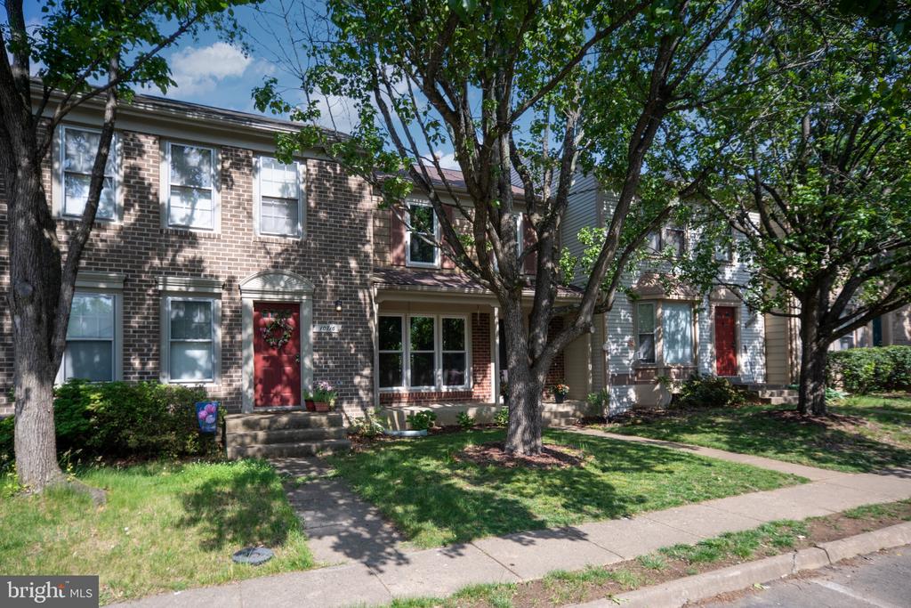 10718 BRICE CT, FREDERICKSBURG, Virginia 22407, 3 Bedrooms Bedrooms, ,3 BathroomsBathrooms,Residential,BALLANTRAYE,10718 BRICE CT,VASP2032796 MLS # VASP2032796