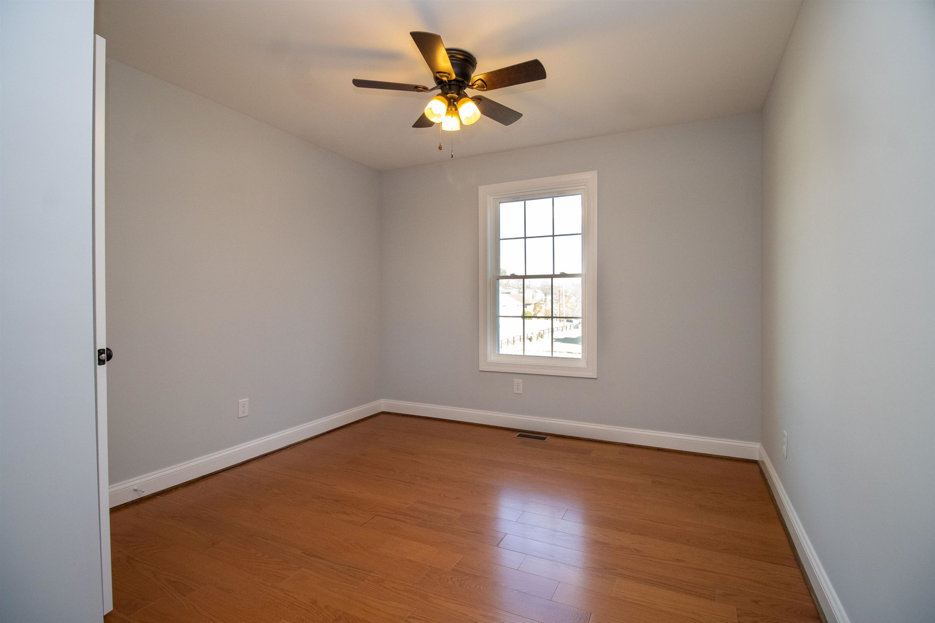 515 #A GRUBERT AVE, STAUNTON, Virginia 24401, 3 Bedrooms Bedrooms, ,2 BathroomsBathrooms,Residential,515 #A GRUBERT AVE,660965 MLS # 660965