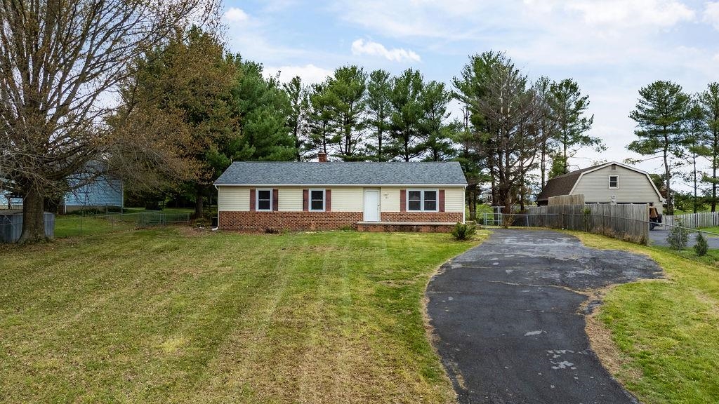 753 WEYERS CAVE RD, WEYERS CAVE, Virginia 24486, 3 Bedrooms Bedrooms, ,2 BathroomsBathrooms,Residential,753 WEYERS CAVE RD,663522 MLS # 663522