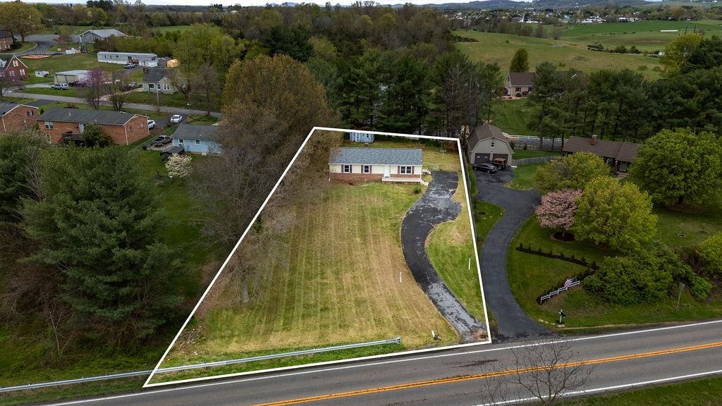 753 WEYERS CAVE RD, WEYERS CAVE, Virginia 24486, 3 Bedrooms Bedrooms, ,2 BathroomsBathrooms,Residential,753 WEYERS CAVE RD,663522 MLS # 663522