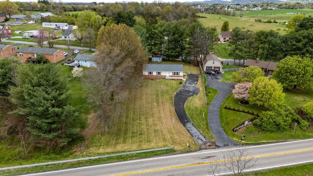 753 WEYERS CAVE RD, WEYERS CAVE, Virginia 24486, 3 Bedrooms Bedrooms, ,2 BathroomsBathrooms,Residential,753 WEYERS CAVE RD,663522 MLS # 663522