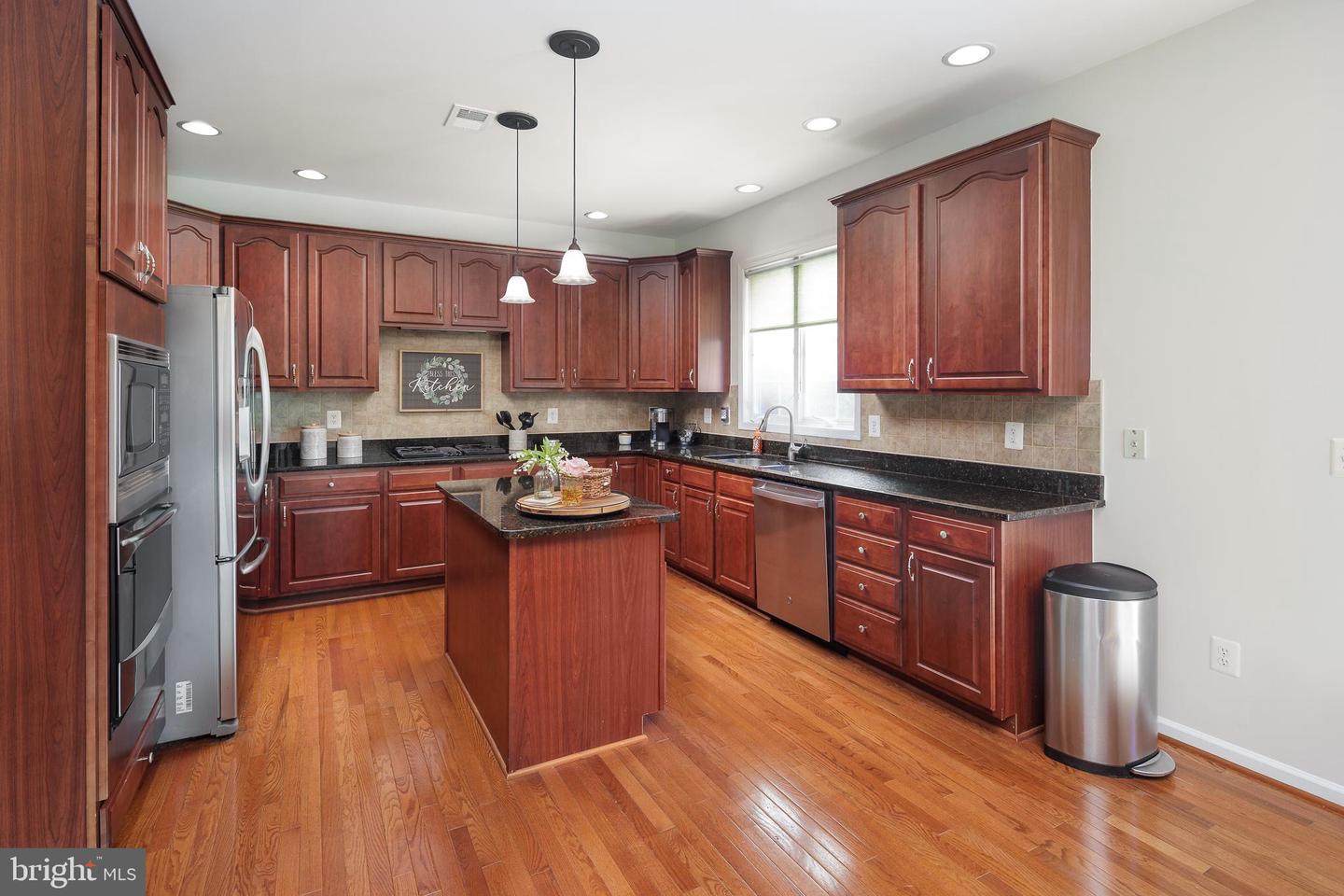 5510 HILLSMAN FARM LN, HAYMARKET, Virginia 20169, 4 Bedrooms Bedrooms, ,4 BathroomsBathrooms,Residential,For sale,5510 HILLSMAN FARM LN,VAPW2094056 MLS # VAPW2094056