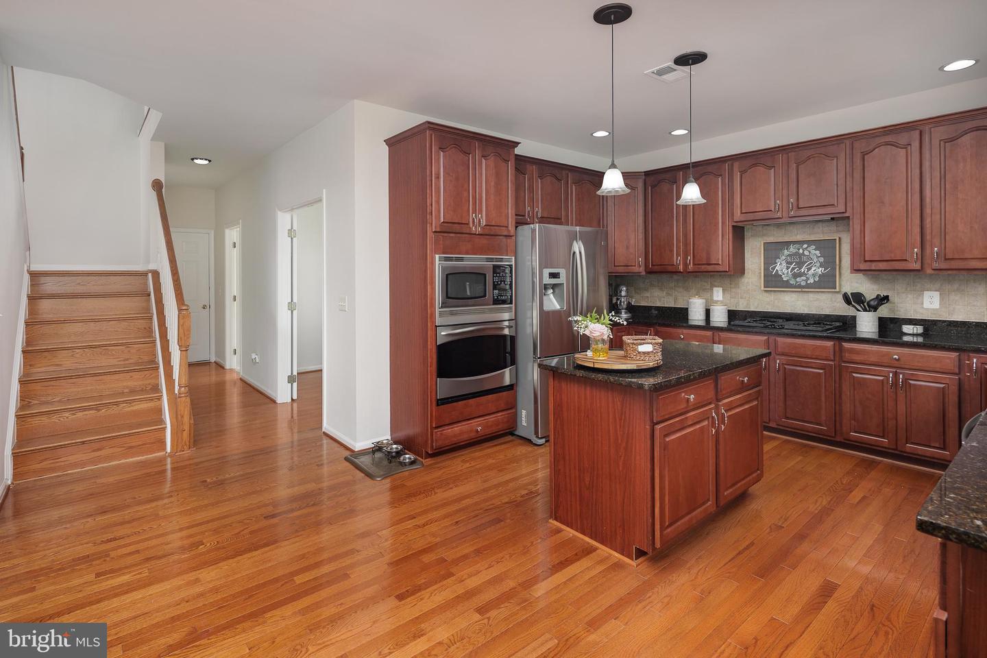 5510 HILLSMAN FARM LN, HAYMARKET, Virginia 20169, 4 Bedrooms Bedrooms, ,4 BathroomsBathrooms,Residential,For sale,5510 HILLSMAN FARM LN,VAPW2094056 MLS # VAPW2094056
