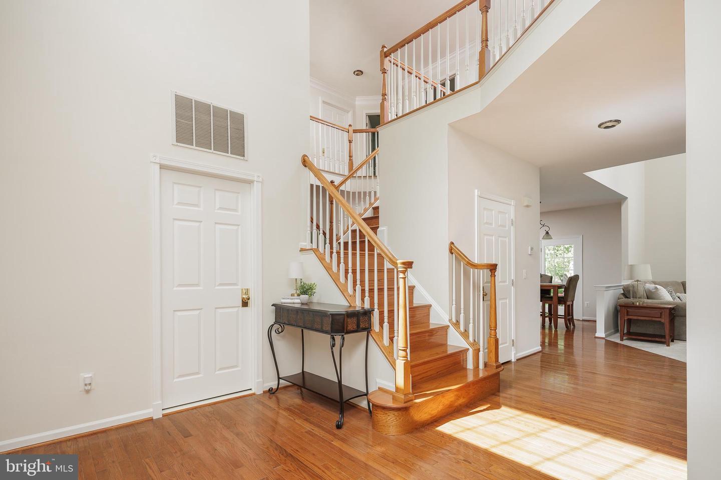 5510 HILLSMAN FARM LN, HAYMARKET, Virginia 20169, 4 Bedrooms Bedrooms, ,4 BathroomsBathrooms,Residential,For sale,5510 HILLSMAN FARM LN,VAPW2094056 MLS # VAPW2094056