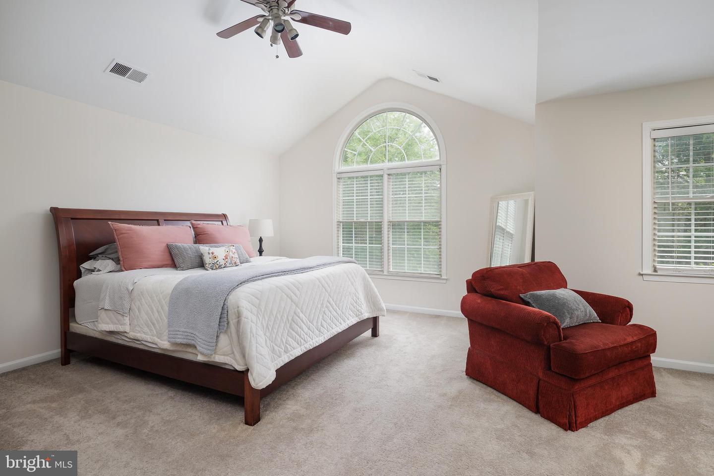 5510 HILLSMAN FARM LN, HAYMARKET, Virginia 20169, 4 Bedrooms Bedrooms, ,4 BathroomsBathrooms,Residential,For sale,5510 HILLSMAN FARM LN,VAPW2094056 MLS # VAPW2094056