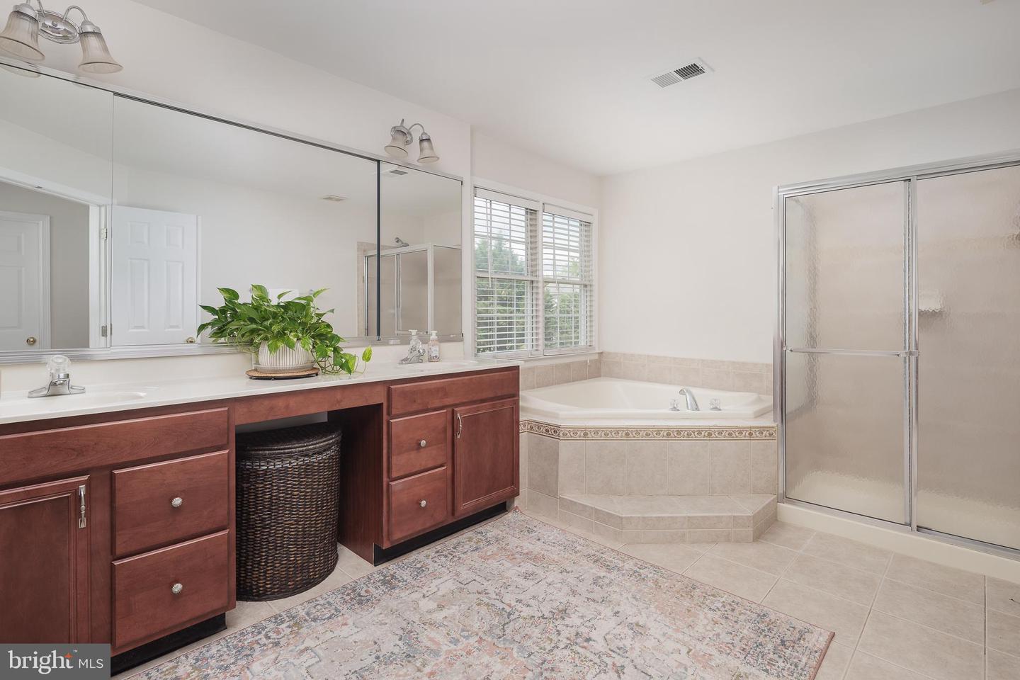 5510 HILLSMAN FARM LN, HAYMARKET, Virginia 20169, 4 Bedrooms Bedrooms, ,4 BathroomsBathrooms,Residential,For sale,5510 HILLSMAN FARM LN,VAPW2094056 MLS # VAPW2094056