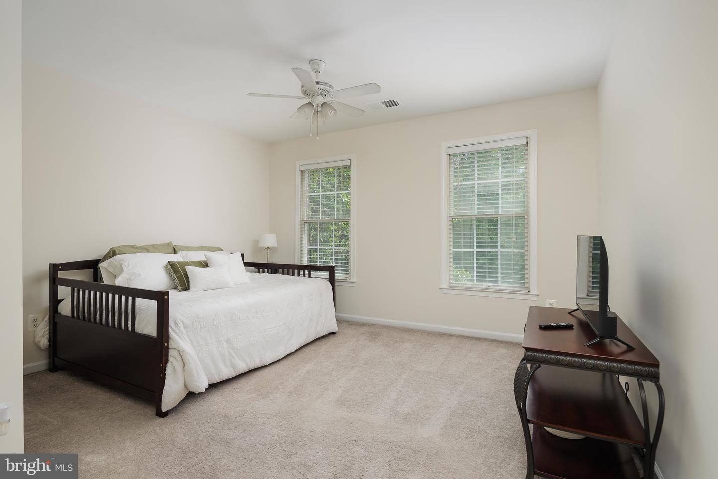 5510 HILLSMAN FARM LN, HAYMARKET, Virginia 20169, 4 Bedrooms Bedrooms, ,4 BathroomsBathrooms,Residential,For sale,5510 HILLSMAN FARM LN,VAPW2094056 MLS # VAPW2094056