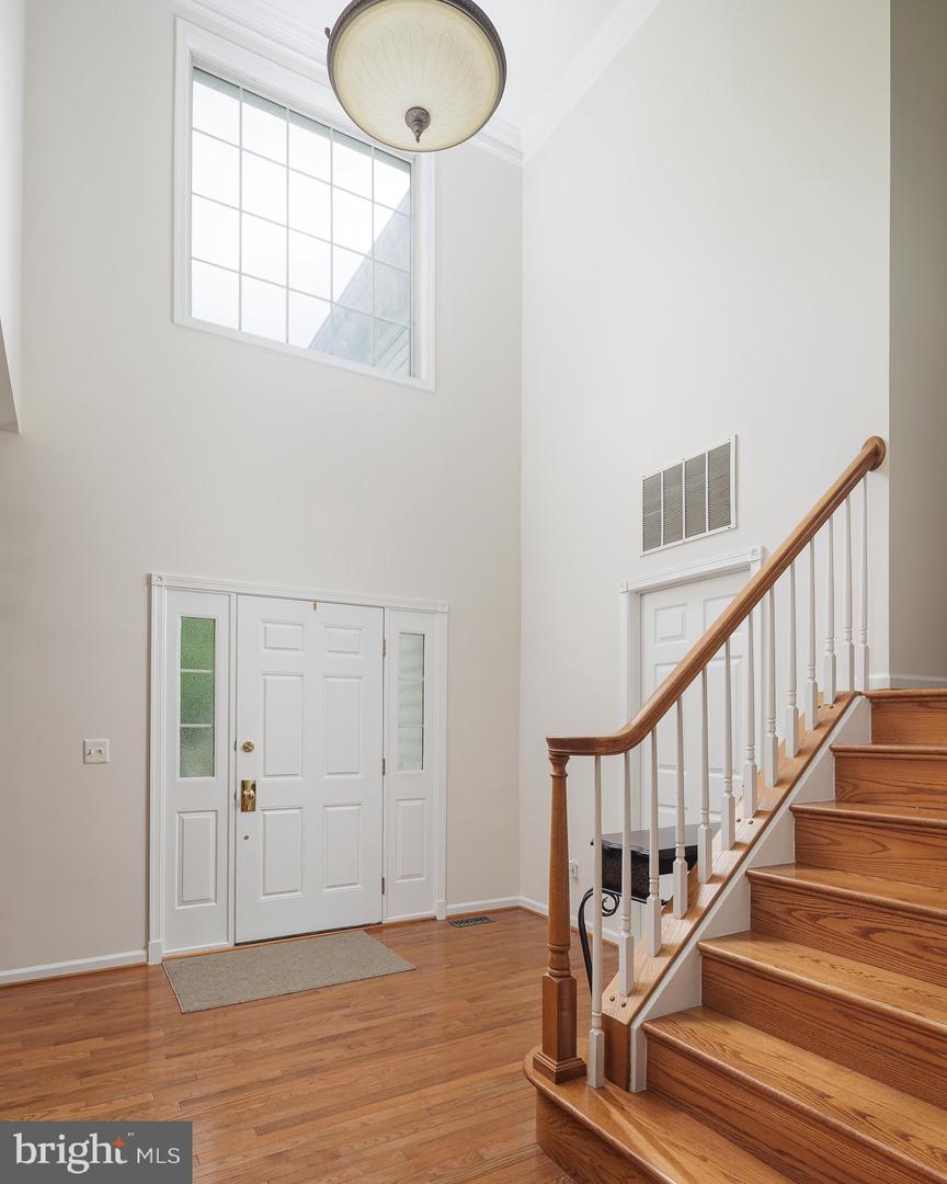 5510 HILLSMAN FARM LN, HAYMARKET, Virginia 20169, 4 Bedrooms Bedrooms, ,4 BathroomsBathrooms,Residential,For sale,5510 HILLSMAN FARM LN,VAPW2094056 MLS # VAPW2094056