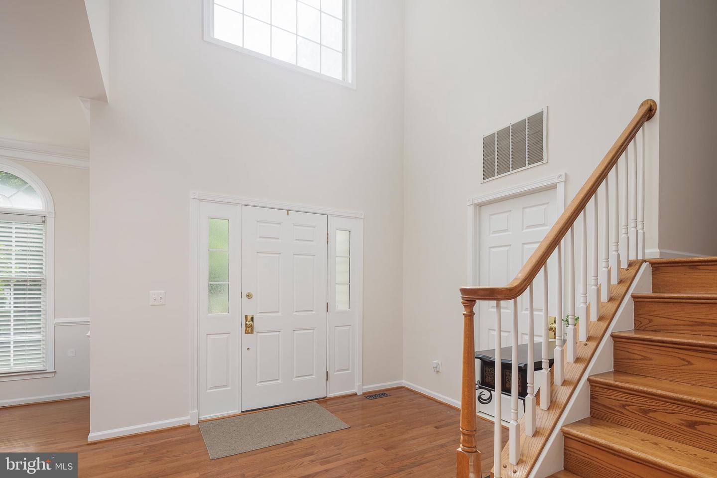 5510 HILLSMAN FARM LN, HAYMARKET, Virginia 20169, 4 Bedrooms Bedrooms, ,4 BathroomsBathrooms,Residential,For sale,5510 HILLSMAN FARM LN,VAPW2094056 MLS # VAPW2094056