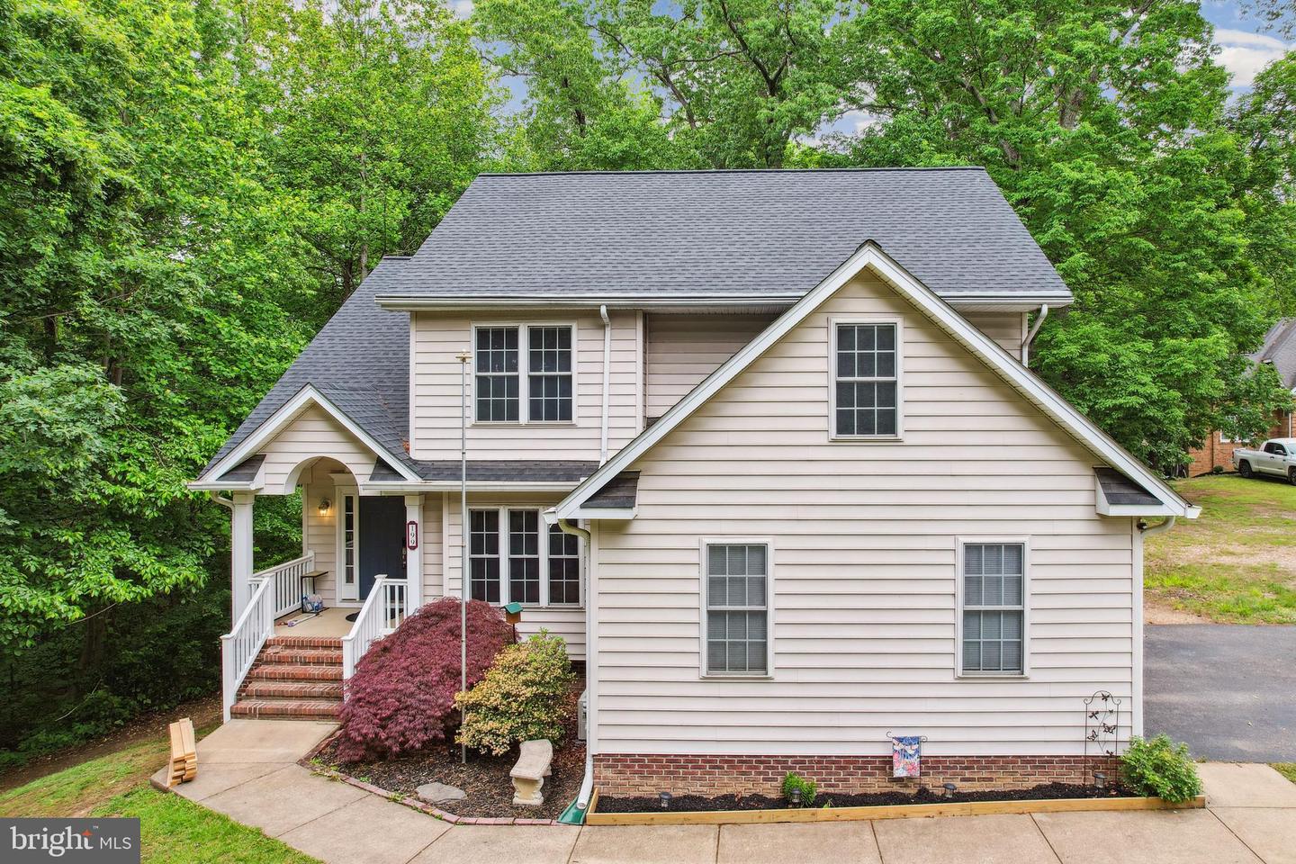 199 STONEWALL DR, FREDERICKSBURG, Virginia 22401, 5 Bedrooms Bedrooms, ,3 BathroomsBathrooms,Residential,For sale,199 STONEWALL DR,VAFB2008142 MLS # VAFB2008142