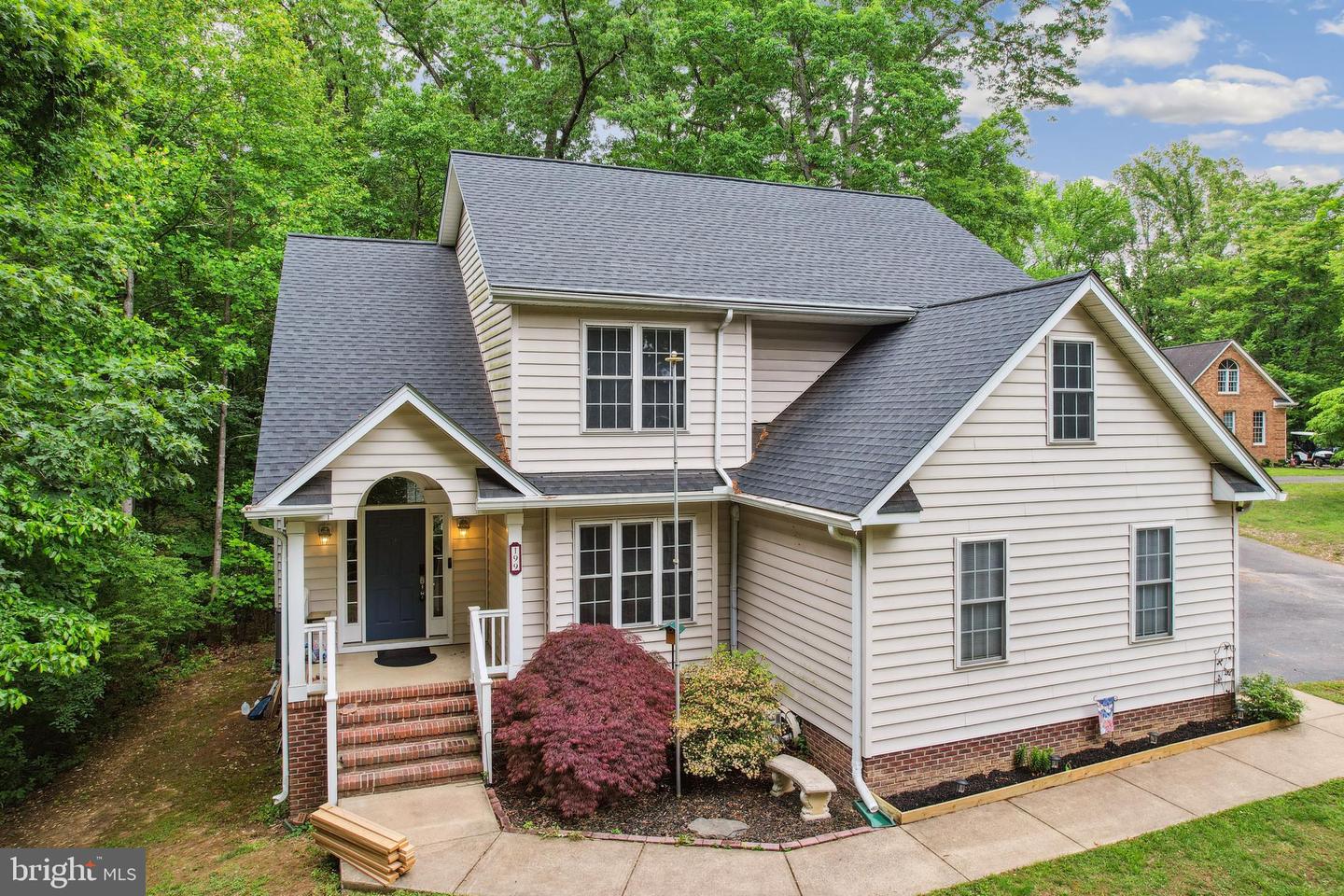 199 STONEWALL DR, FREDERICKSBURG, Virginia 22401, 5 Bedrooms Bedrooms, ,3 BathroomsBathrooms,Residential,For sale,199 STONEWALL DR,VAFB2008142 MLS # VAFB2008142