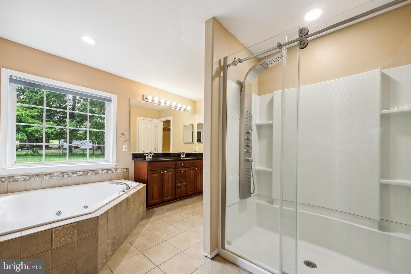 199 STONEWALL DR, FREDERICKSBURG, Virginia 22401, 5 Bedrooms Bedrooms, ,3 BathroomsBathrooms,Residential,For sale,199 STONEWALL DR,VAFB2008142 MLS # VAFB2008142