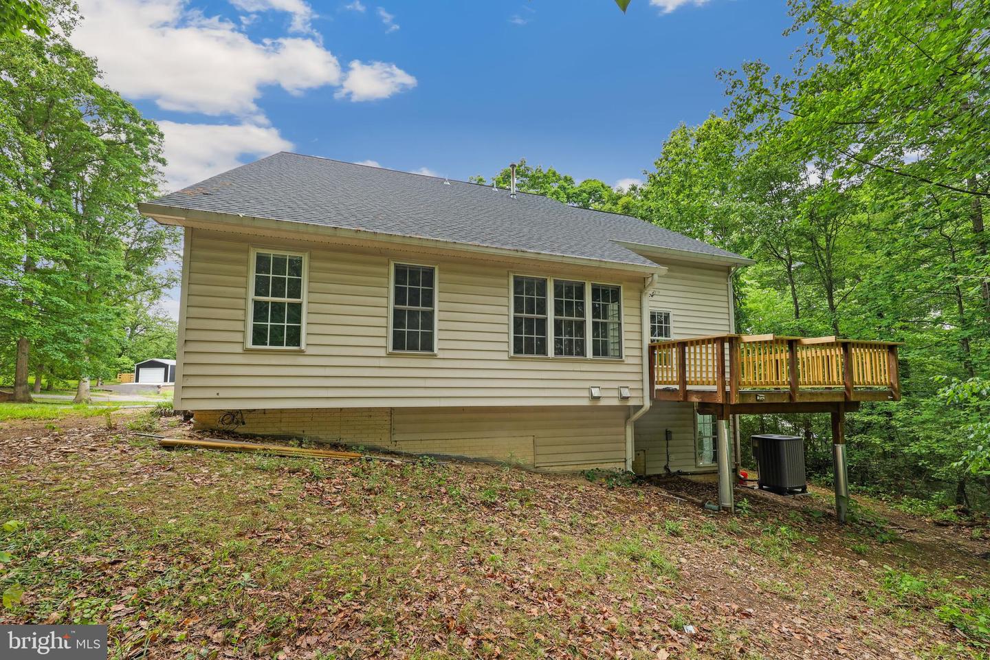 199 STONEWALL DR, FREDERICKSBURG, Virginia 22401, 5 Bedrooms Bedrooms, ,3 BathroomsBathrooms,Residential,For sale,199 STONEWALL DR,VAFB2008142 MLS # VAFB2008142