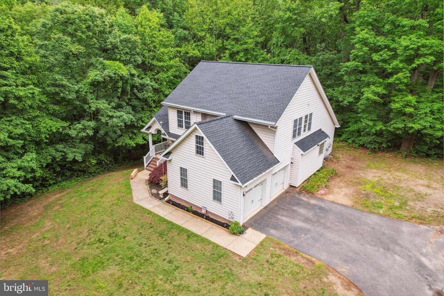 199 STONEWALL DR, FREDERICKSBURG, Virginia 22401, 5 Bedrooms Bedrooms, ,3 BathroomsBathrooms,Residential,For sale,199 STONEWALL DR,VAFB2008142 MLS # VAFB2008142