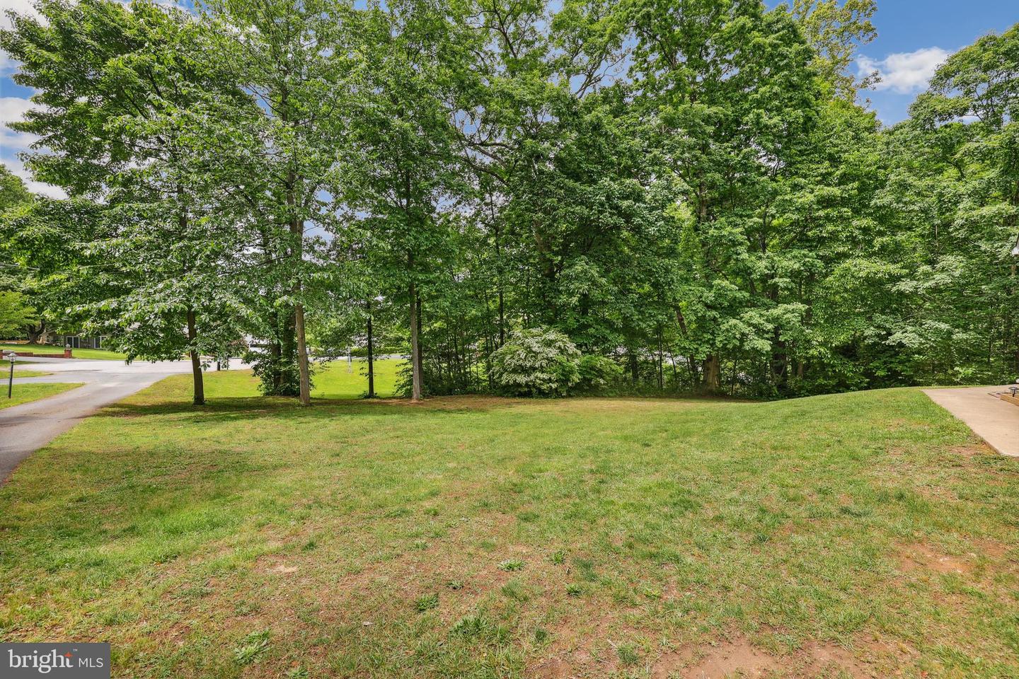 199 STONEWALL DR, FREDERICKSBURG, Virginia 22401, 5 Bedrooms Bedrooms, ,3 BathroomsBathrooms,Residential,For sale,199 STONEWALL DR,VAFB2008142 MLS # VAFB2008142