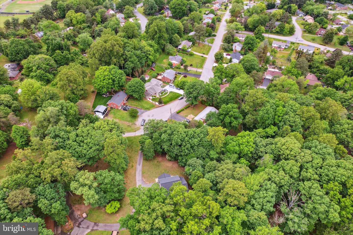 199 STONEWALL DR, FREDERICKSBURG, Virginia 22401, 5 Bedrooms Bedrooms, ,3 BathroomsBathrooms,Residential,For sale,199 STONEWALL DR,VAFB2008142 MLS # VAFB2008142
