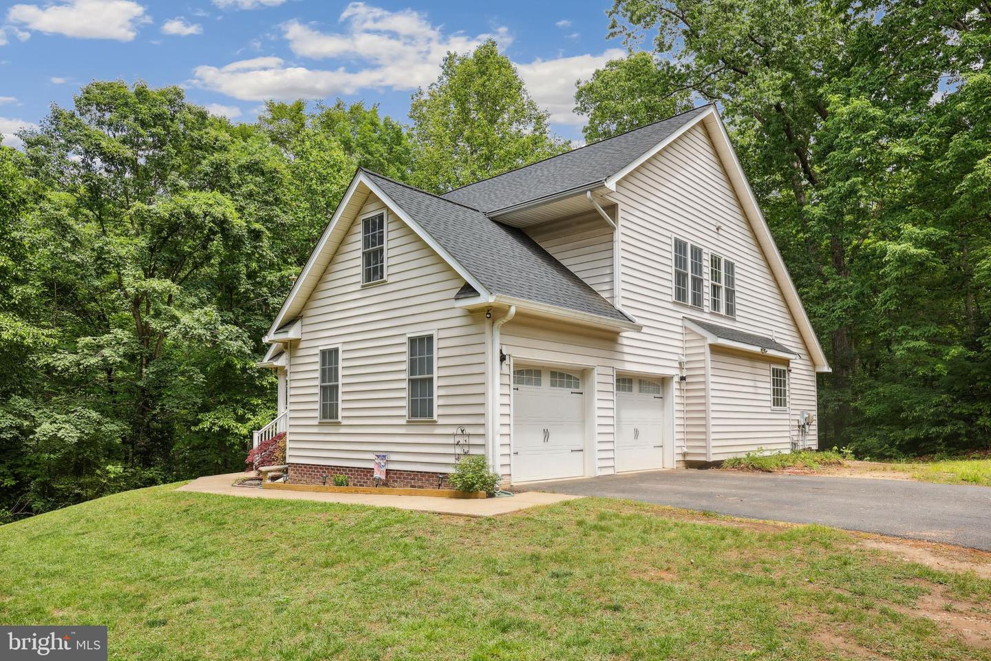 199 STONEWALL DR, FREDERICKSBURG, Virginia 22401, 5 Bedrooms Bedrooms, ,3 BathroomsBathrooms,Residential,For sale,199 STONEWALL DR,VAFB2008142 MLS # VAFB2008142