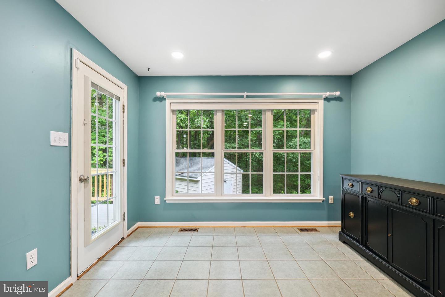 199 STONEWALL DR, FREDERICKSBURG, Virginia 22401, 5 Bedrooms Bedrooms, ,3 BathroomsBathrooms,Residential,For sale,199 STONEWALL DR,VAFB2008142 MLS # VAFB2008142