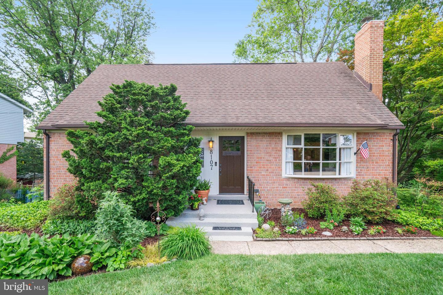 8107 SPRINGFIELD VILLAGE DR, SPRINGFIELD, Virginia 22152, 5 Bedrooms Bedrooms, ,2 BathroomsBathrooms,Residential,For sale,8107 SPRINGFIELD VILLAGE DR,VAFX2238964 MLS # VAFX2238964