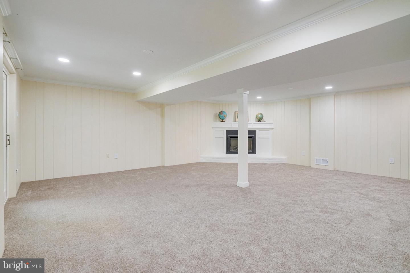 8107 SPRINGFIELD VILLAGE DR, SPRINGFIELD, Virginia 22152, 5 Bedrooms Bedrooms, ,2 BathroomsBathrooms,Residential,For sale,8107 SPRINGFIELD VILLAGE DR,VAFX2238964 MLS # VAFX2238964