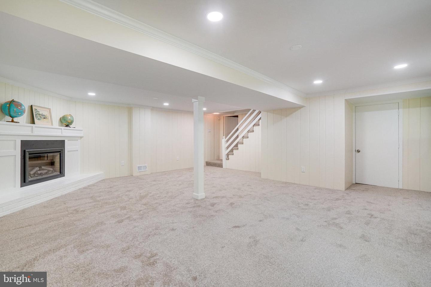 8107 SPRINGFIELD VILLAGE DR, SPRINGFIELD, Virginia 22152, 5 Bedrooms Bedrooms, ,2 BathroomsBathrooms,Residential,For sale,8107 SPRINGFIELD VILLAGE DR,VAFX2238964 MLS # VAFX2238964
