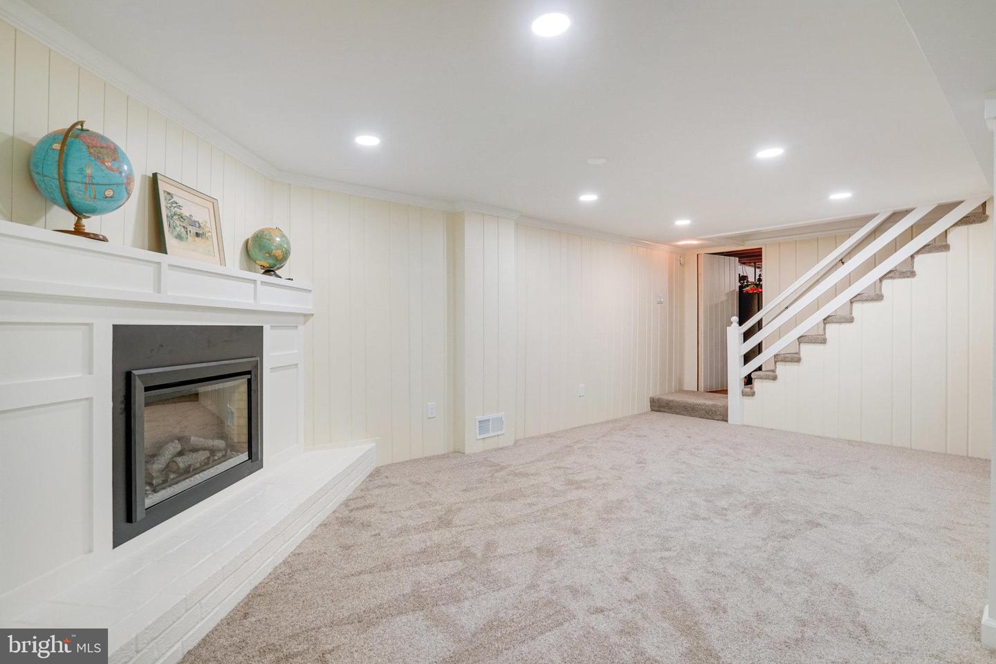 8107 SPRINGFIELD VILLAGE DR, SPRINGFIELD, Virginia 22152, 5 Bedrooms Bedrooms, ,2 BathroomsBathrooms,Residential,For sale,8107 SPRINGFIELD VILLAGE DR,VAFX2238964 MLS # VAFX2238964