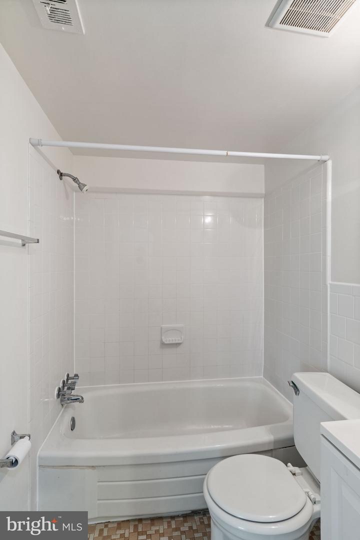 4931 AMERICANA DR #4931B, ANNANDALE, Virginia 22003, 1 Bedroom Bedrooms, ,1 BathroomBathrooms,Residential,For sale,4931 AMERICANA DR #4931B,VAFX2239272 MLS # VAFX2239272