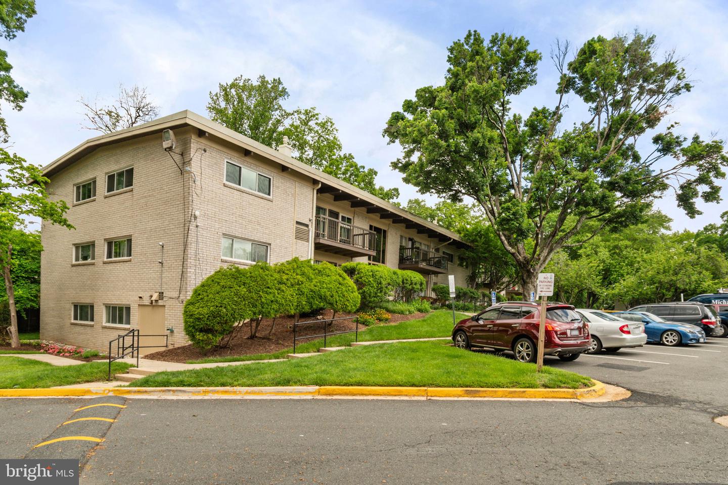 4931 AMERICANA DR #4931B, ANNANDALE, Virginia 22003, 1 Bedroom Bedrooms, ,1 BathroomBathrooms,Residential,For sale,4931 AMERICANA DR #4931B,VAFX2239272 MLS # VAFX2239272