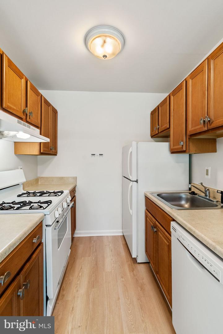 4931 AMERICANA DR #4931B, ANNANDALE, Virginia 22003, 1 Bedroom Bedrooms, ,1 BathroomBathrooms,Residential,For sale,4931 AMERICANA DR #4931B,VAFX2239272 MLS # VAFX2239272