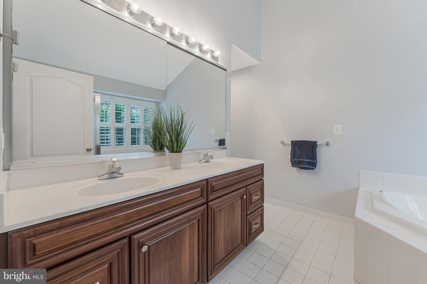 19599 ASPENDALE SQ, ASHBURN, Virginia 20147, 3 Bedrooms Bedrooms, ,2 BathroomsBathrooms,Residential,For sale,19599 ASPENDALE SQ,VALO2095688 MLS # VALO2095688