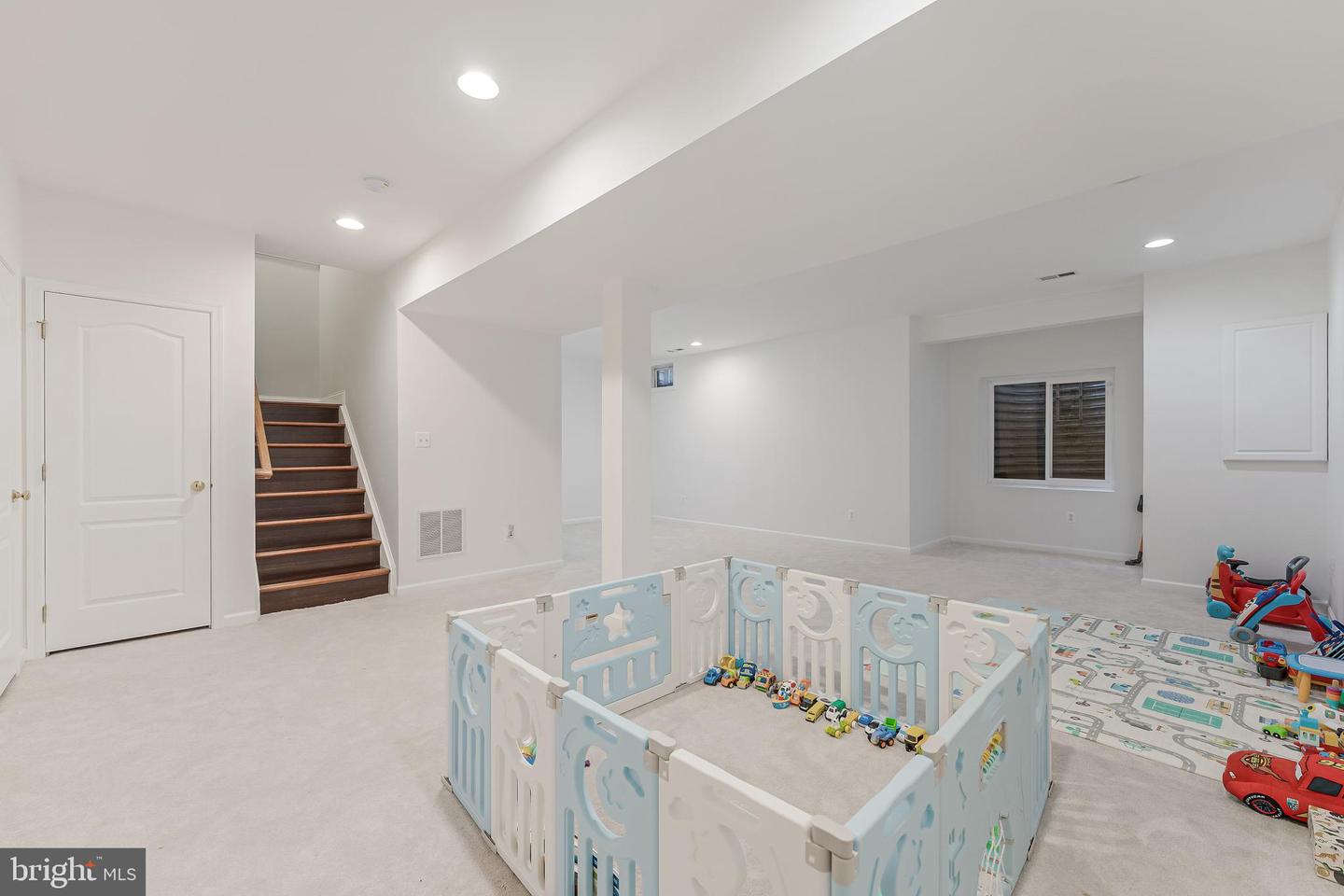 19599 ASPENDALE SQ, ASHBURN, Virginia 20147, 3 Bedrooms Bedrooms, ,2 BathroomsBathrooms,Residential,For sale,19599 ASPENDALE SQ,VALO2095688 MLS # VALO2095688