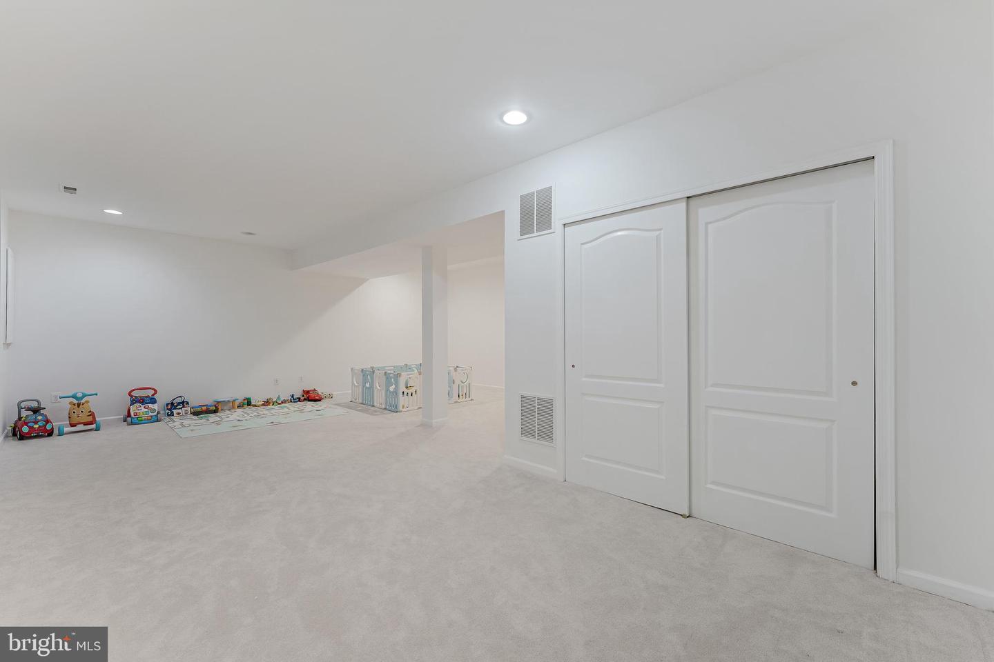 19599 ASPENDALE SQ, ASHBURN, Virginia 20147, 3 Bedrooms Bedrooms, ,2 BathroomsBathrooms,Residential,For sale,19599 ASPENDALE SQ,VALO2095688 MLS # VALO2095688