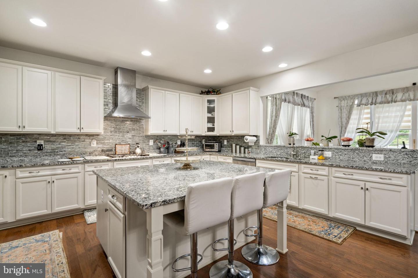 205 POPLAR MANOR AVE, FREDERICKSBURG, Virginia 22406, 5 Bedrooms Bedrooms, ,4 BathroomsBathrooms,Residential,For sale,205 POPLAR MANOR AVE,VAST2038568 MLS # VAST2038568