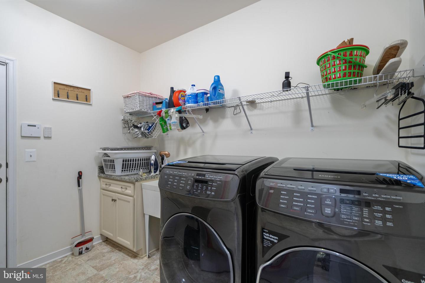 205 POPLAR MANOR AVE, FREDERICKSBURG, Virginia 22406, 5 Bedrooms Bedrooms, ,4 BathroomsBathrooms,Residential,For sale,205 POPLAR MANOR AVE,VAST2038568 MLS # VAST2038568