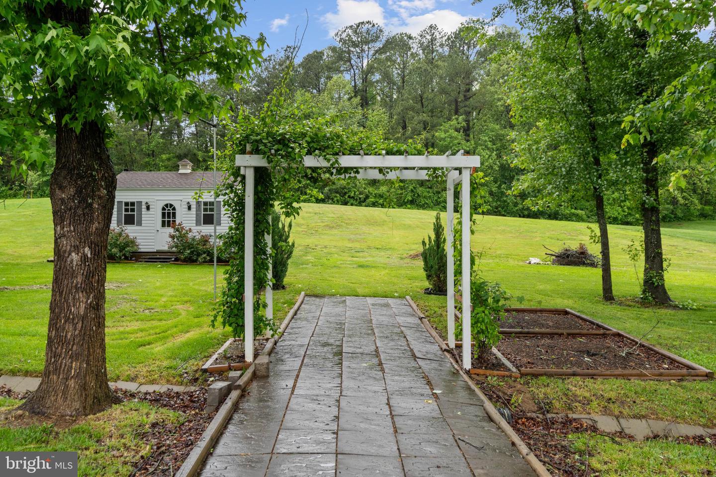 205 POPLAR MANOR AVE, FREDERICKSBURG, Virginia 22406, 5 Bedrooms Bedrooms, ,4 BathroomsBathrooms,Residential,For sale,205 POPLAR MANOR AVE,VAST2038568 MLS # VAST2038568