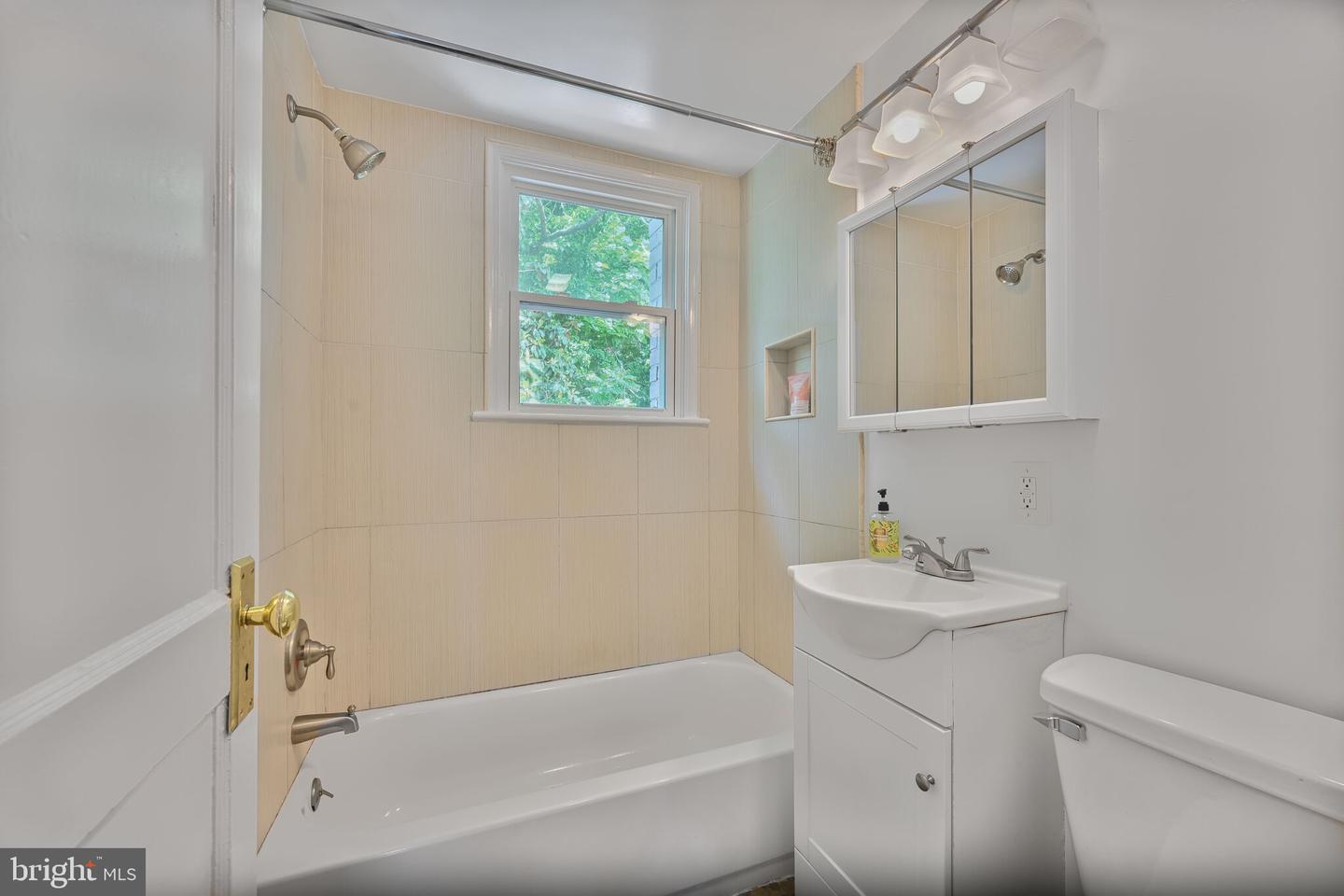 561 45TH ST NE, WASHINGTON, District Of Columbia 20019, 3 Bedrooms Bedrooms, ,2 BathroomsBathrooms,Residential,For sale,561 45TH ST NE,DCDC2199362 MLS # DCDC2199362