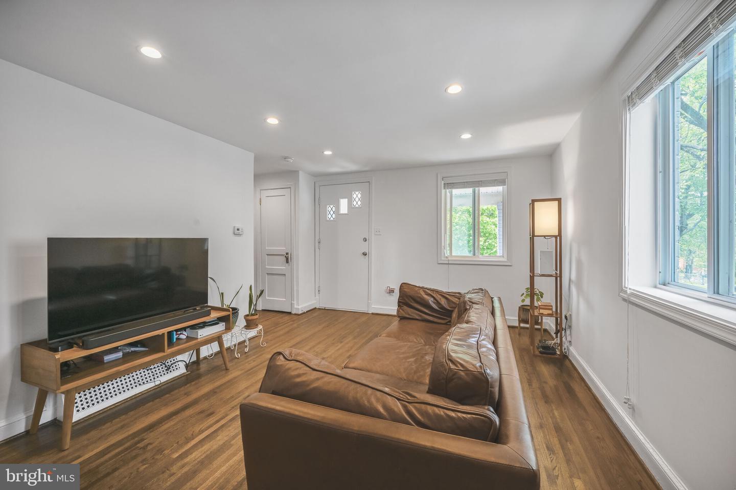 561 45TH ST NE, WASHINGTON, District Of Columbia 20019, 3 Bedrooms Bedrooms, ,2 BathroomsBathrooms,Residential,For sale,561 45TH ST NE,DCDC2199362 MLS # DCDC2199362