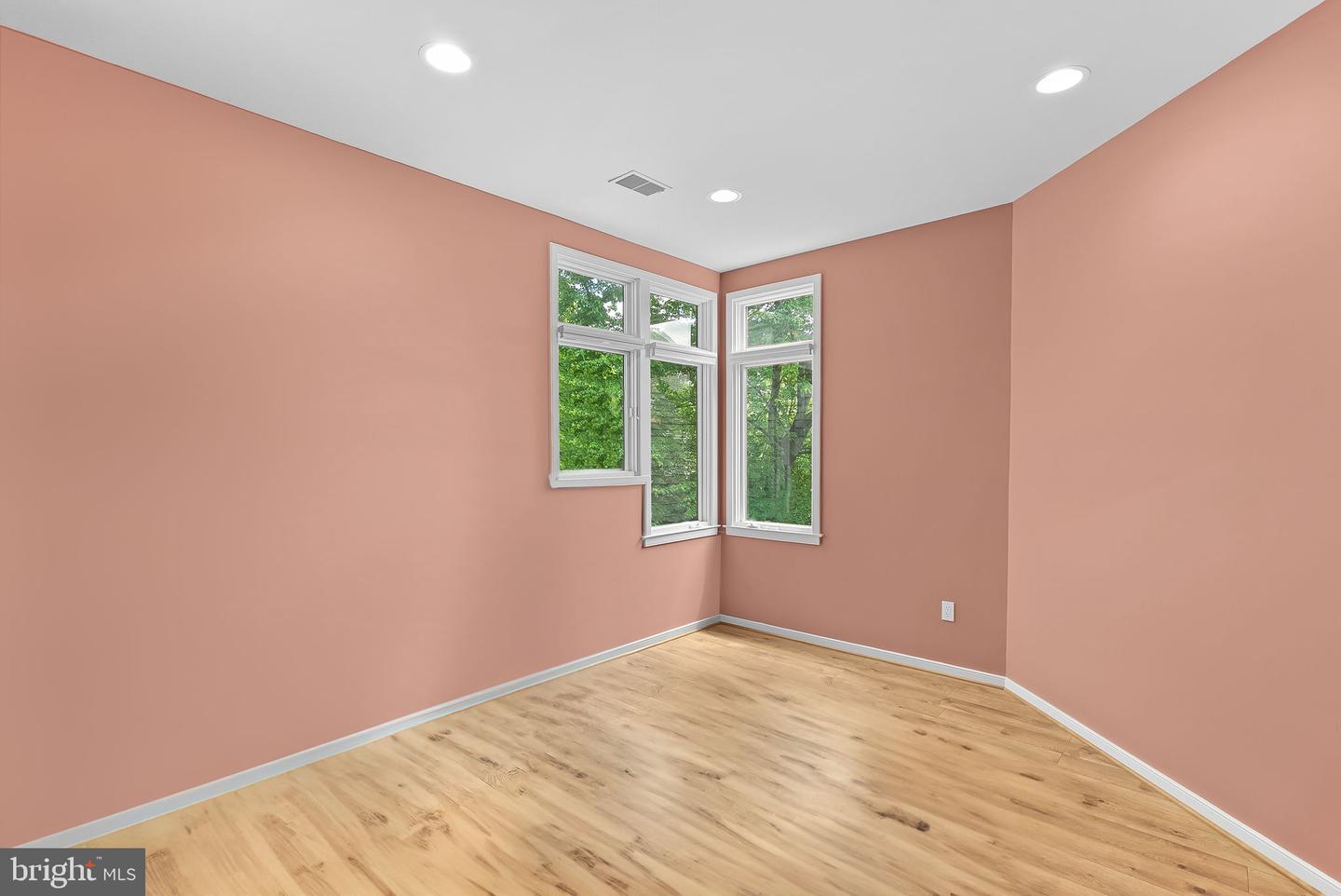 1460 WATERFRONT RD, RESTON, Virginia 20194, 5 Bedrooms Bedrooms, ,4 BathroomsBathrooms,Residential,For sale,1460 WATERFRONT RD,VAFX2239040 MLS # VAFX2239040