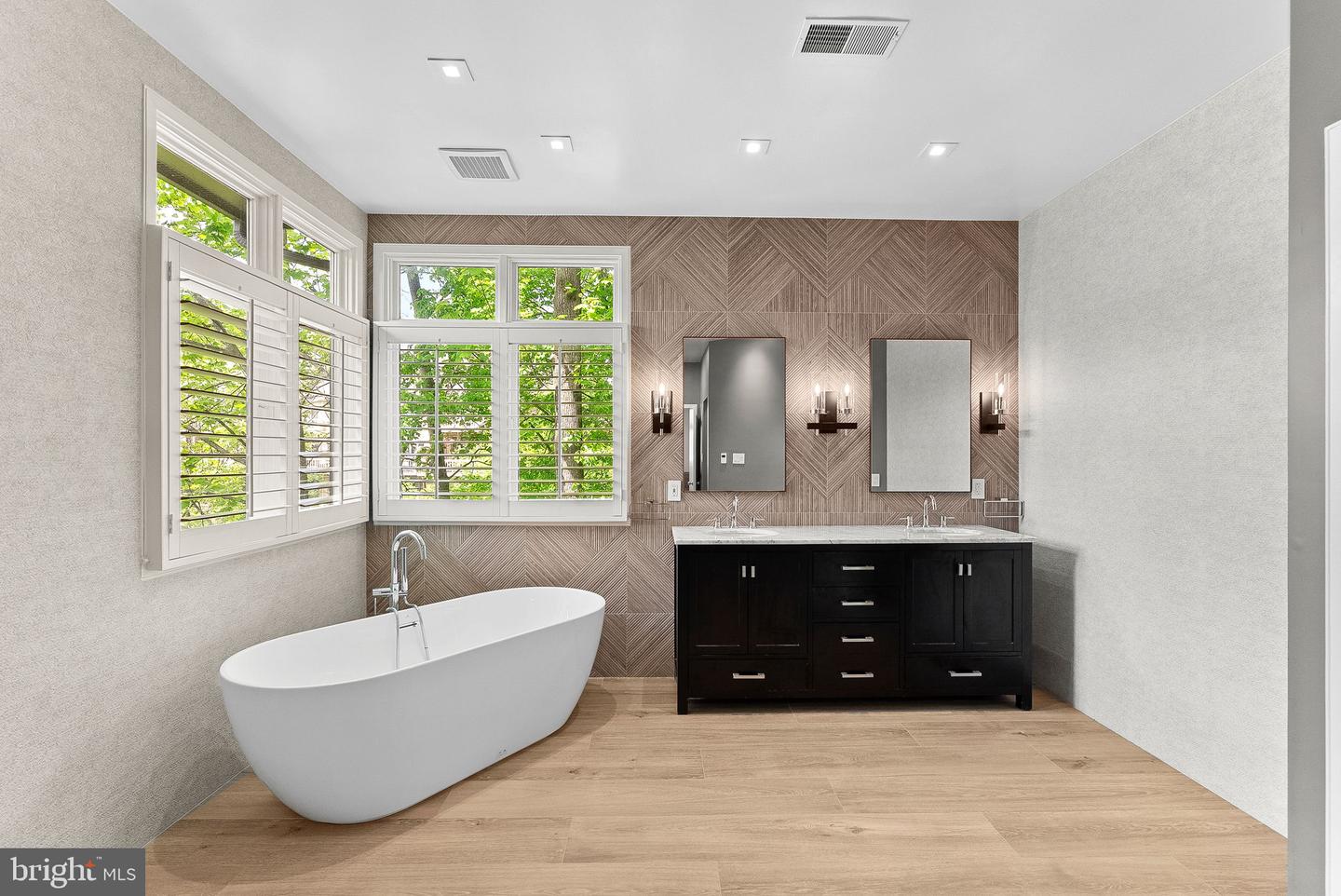 1460 WATERFRONT RD, RESTON, Virginia 20194, 5 Bedrooms Bedrooms, ,4 BathroomsBathrooms,Residential,For sale,1460 WATERFRONT RD,VAFX2239040 MLS # VAFX2239040