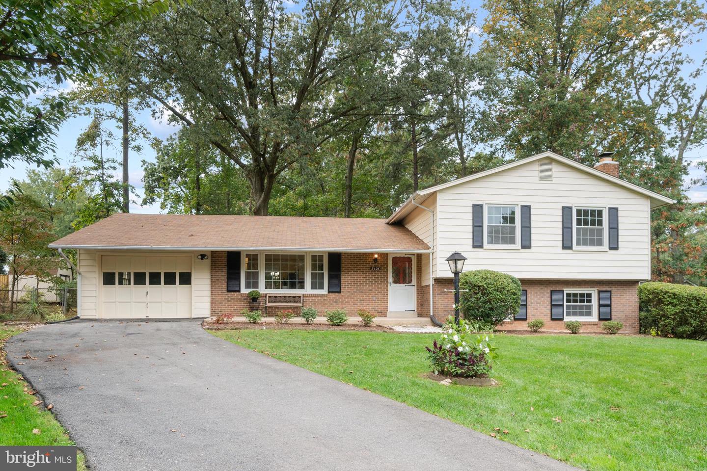 3426 BEDIVERE CT, ANNANDALE, Virginia 22003, 4 Bedrooms Bedrooms, ,3 BathroomsBathrooms,Residential,For sale,3426 BEDIVERE CT,VAFX2239066 MLS # VAFX2239066