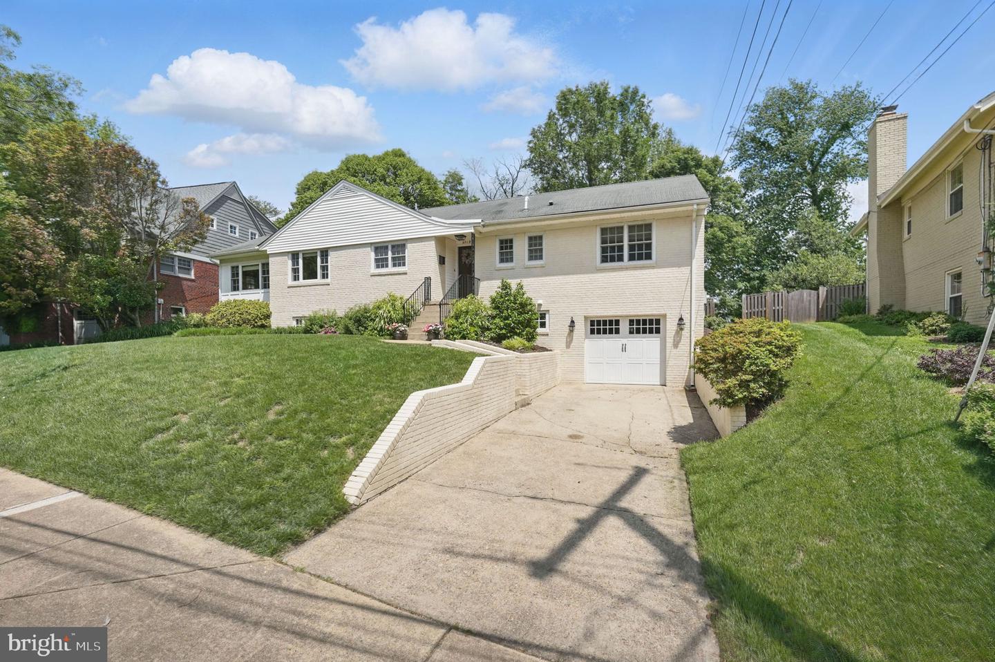 2719 N POLLARD ST, ARLINGTON, Virginia 22207, 4 Bedrooms Bedrooms, ,3 BathroomsBathrooms,Residential,For sale,2719 N POLLARD ST,VAAR2057152 MLS # VAAR2057152