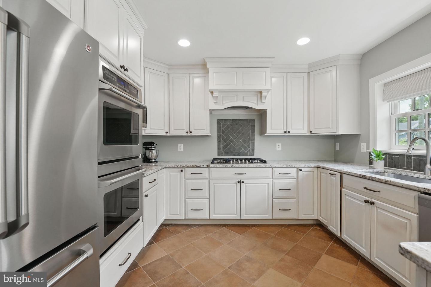 2719 N POLLARD ST, ARLINGTON, Virginia 22207, 4 Bedrooms Bedrooms, ,3 BathroomsBathrooms,Residential,For sale,2719 N POLLARD ST,VAAR2057152 MLS # VAAR2057152