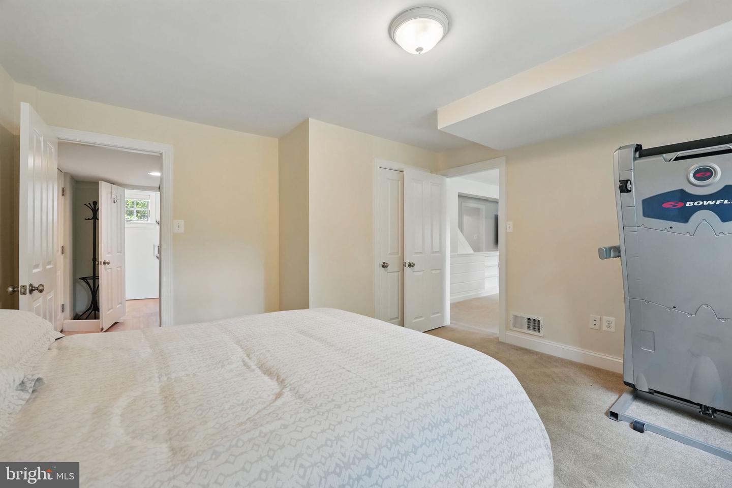 2719 N POLLARD ST, ARLINGTON, Virginia 22207, 4 Bedrooms Bedrooms, ,3 BathroomsBathrooms,Residential,For sale,2719 N POLLARD ST,VAAR2057152 MLS # VAAR2057152